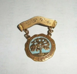 Prendedor 1935 Congreso Nacional de Padres y Maestros WPTA esmalte tono dorado - Imagen 1 de 4