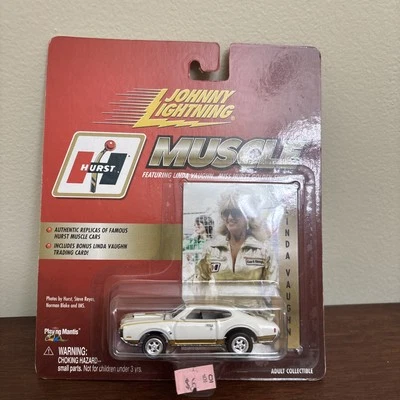 Johnny Lightning 1:64 Muscle Linda Vaughn Miss Hurst 1969 con tarjeta Linda Vaughn Foto 1 de 4