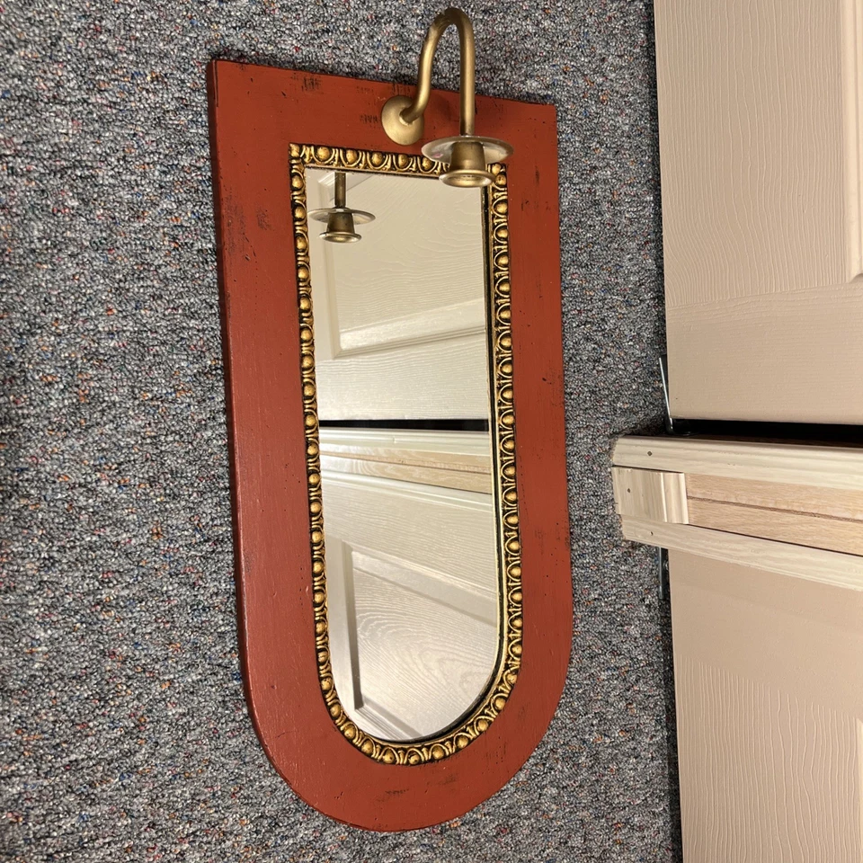 Aplique espejo de pared vintage W. King Ambler rojo y dorado estilo viejo mundo 23”x11” Foto 1 de 4