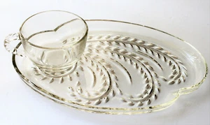 Homestead Federal Glass Luncheon Snack Plate & Cup Wheat Pattern Vintage Cottage - Picture 1 of 6