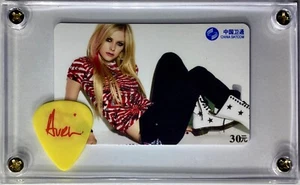 💢Great looking rarer Avril Lavigne phone card from China + guitar pick display! - Picture 1 of 3
