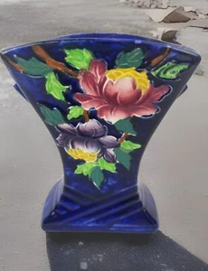 Jarrón abanico vintage Art Deco pintura floral cobalto marcado en Inglaterra - Imagen 1 de 12