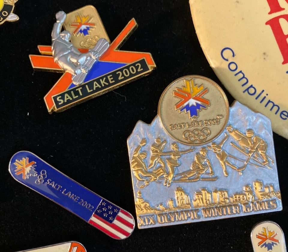 SALT LAKE CITY 2002 XIX OLYMPIC WINTER GAMES 3@ AMERICAN FLAG PINS - Image 1 of 3