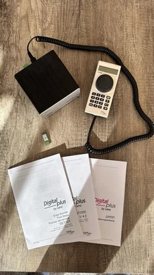 Lenz LZV200 Digital Central Unit with Manual Controller LH101 and Update Stick V4.0 - Image 1 of 4