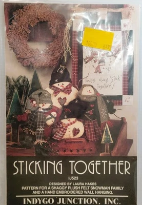 1998 Indygo Junction Craft Pattern Shaggy Plush Felt Snowman Family - Image 1 of 3