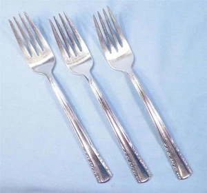 3 Holmes & Edwards May Queen Forks Salad Dessert Silverplate Flatware Vintage - Picture 1 of 5