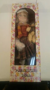 Muñeca de porcelana pintada a mano de 16" The Princess Collection con coletas y oso nueva - Imagen 1 de 4