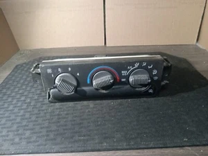 1999-2005, Chevrolet Blazer10, Temperature Control, Part Number: 15098966 - Picture 1 of 6