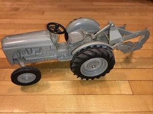 VTG ERTL Ford 9N 50th Anniversary Special Edition Tractor 1939-89 Gray FREE S&H - Picture 1 of 15