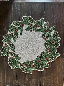 CYNTHIA ROWLEY Red Green 15” Beaded Christmas Wreath Shaped Placemat Charger NEW - Picture 1 of 4