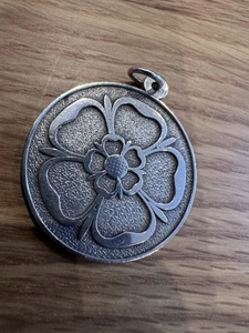 Vintage Sterling Silver Jubilee Pendant English Rose Letter T London 1977 16.2g - Picture 1 of 6