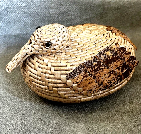 Bird Woven Basket Trinket Box Lidded Wicker Rattan Glass Eyes Hand Made Vintage Cover