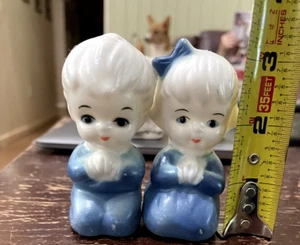 Vintage Praying Boy and Girl plastic Salt and Pepper Shakers 3 1/2” Tall - Picture 1 of 4