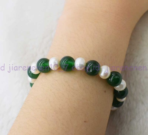 VALENTINO Bracciale elastico 7 8 mm perle bianche e giada verde 8 mm pietre preziose rotonde 7 5 pollici