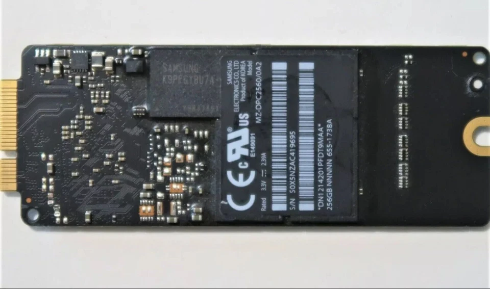 **Para piezas/No funciona** SSD Samsung 256 GB (MZ-DPC2560/0A2) Apple# 655-1738A Foto 1 de 1