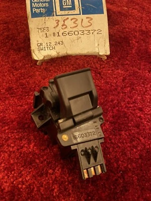 GM NOS 1982-92 Buick Cadillac Trunk Pull Down Motor Switch 16603372 - Image 1 of 4