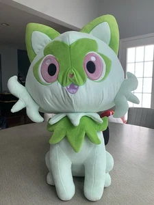 Pokemon Sprigatito 24 Zoll Jumbo Plüschtier Jazwares Neu ohne Etikett - Bild 1 von 3