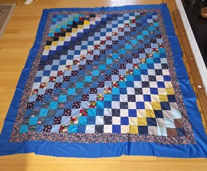 "Colcha cosida a mano sin terminar retazos pequeños patrón cuadrado de ángel 85"" por 74""" - Imagen 1 de 8