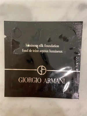 NOVA AMOSTRA DE BASE GIORGIO ARMANI 1,0 ML ÓTIMA 4 VIAGENS E FÉRIAS - Imagem 1 de 2
