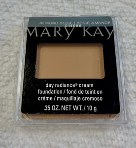 Base en crema Mary Kay Day Radiance "Beige almendra" .35 oz 014688 RARA NUEVA - Imagen 1 de 1