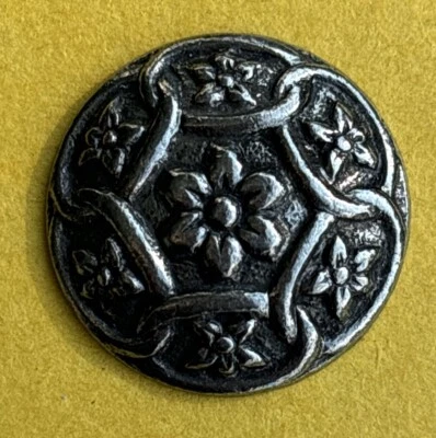 Vintage Pewter Buttons! 🌸 8 Chain Of Flowers 13/16”  Norway SYMRE DESIGN! - Image 1 of 4