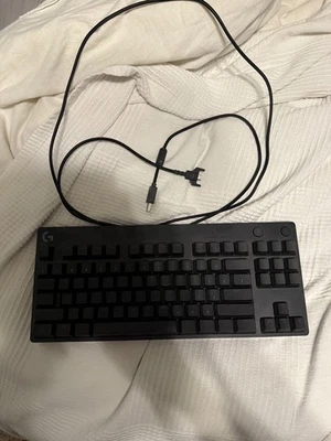 Teclado mecánico para juegos Logitech G PRO Foto 1 de 2