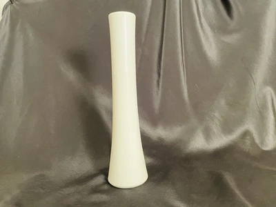 Fürstenberg Porzellan Vase Wilhelm Wagenfeld Trichterform Weiß , Höhe 23 cm - Bild 1 von 3