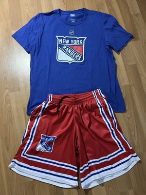 New York Rangers NHL Boy's Short Sleeve T-Shirt and branded shorts. 14/16 - Image 1 of 4