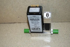 UNIT INSTRUMENTS MASS FLOW CONTROLLER UFC-1020A RANGE 200 SCCM GAS BCI (PP2) - Picture 1 of 3