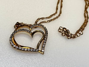 Vintage Necklace Pendant Jewellery Cubic Zirconia Heart Gold Metal 8.75g - Picture 1 of 8