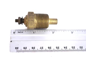 VINTAGE STEWART WARNER TEMPERATURE SENSOR SENDING UNIT 334-AD 12-V H10 NOS - Picture 1 of 5