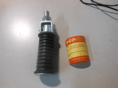 NOS Suzuki Pillion 脚凳组件 72-73 GT380 43600-33000 — 第 1/4 张图片