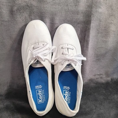 Keds women shoes size 8.5. White - Image 1 of 4