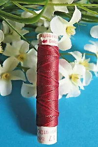 717B / Superb Coil Drawstring Silk Gutermann " Red Grenadines " N° 17 - Picture 1 of 2