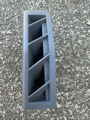 Ford Ranger Explorer 1992 descongelador lateral del pasajero ventilación de aire gris ~ B29 Foto 1 de 4