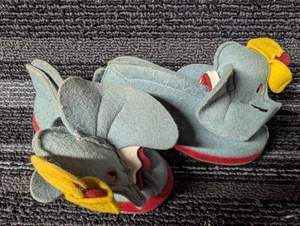 VINTAGE 1940er TRIMFOOT WALT DISNEY FIGUR HAUS SCHUHE DUMBO GRÖSSE 4 - Bild 1 von 4