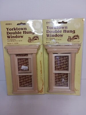 Casa de muñecas HouseWorks escala 1:12 DOS ventanas colgantes dobles de Yorktown sin terminar nueva en paquete Foto 1 de 2