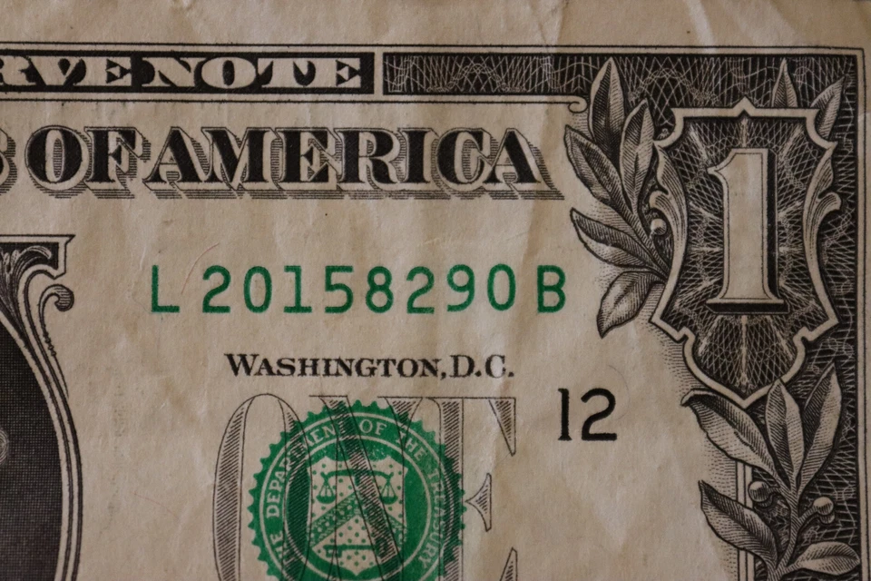 [AUG 29, 2015] $1 ONE DOLLAR   BIRTHDAY/ANNIVERSARY NOTE.  SN # L 20158290 B - Image 1 of 3