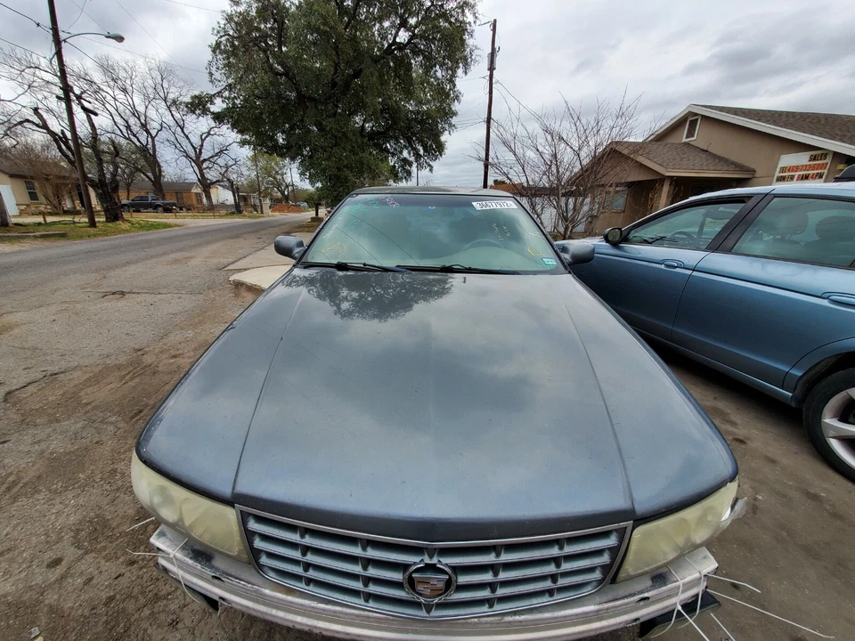 Cadillac Sevilla 1999 2000 2001 2002 2003 2004 capó  Foto 1 de 1