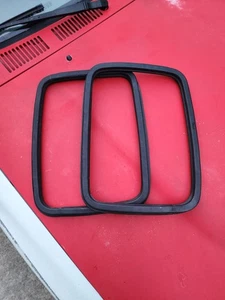 86-93 Mazda B2000 B2200 B2600I Extended Cab Side Window Glass Weather Strips OEM - Picture 1 of 8