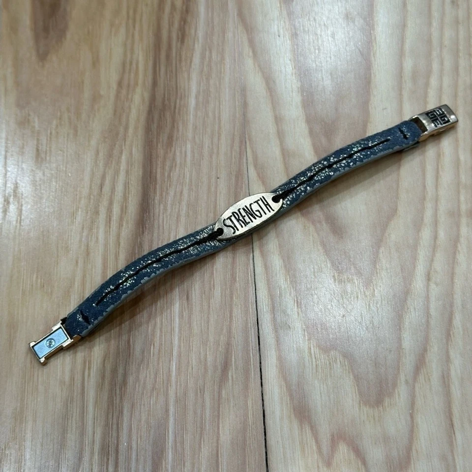 BUENAS OBRAS - Grapa de cuero metálico “Fuerza”, cierre magnético, 7”. Foto 1 de 2