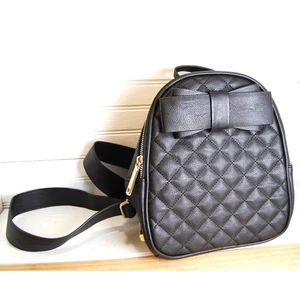 Mini Mochila Cartera Betsey Johnson Acolchada Cuero Vegano Nuevo sin Etiquetas Arco Corazón Dije - Imagen 1 de 10