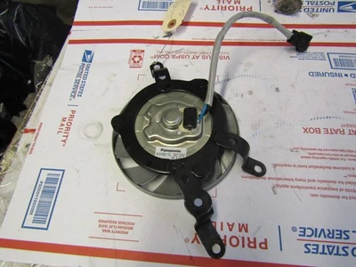 17 18 19 20 YAMAHA YZF R6 ПРАВЫЙ ДВИГАТЕЛЬ РАДИАТОР ОХЛАЖДЕНИЯ ВЕНТИЛЯТОР R6 - Изображение 1 из 4