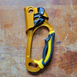Petzl ASCENSION - Ergonomic handled ascender - Right - Picture 1 of 5