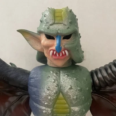 Toei Colección Retro Medicom Sofubi Kamen Rider V3 Murciélago Ganikoumoru Regenerado Foto 1 de 4