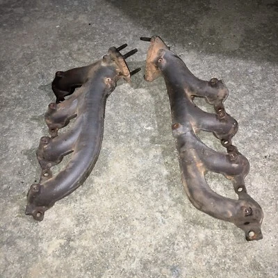 Exhaust Manifold Pair Set From 2016  Chevrolet Express 3500  6.0 Foto 1 de 4