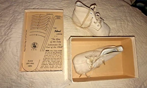 Zapatos de bebé antiguos ideales para señora Day en caja cuero mediano Danvers Mass años 40 MA - Imagen 1 de 9