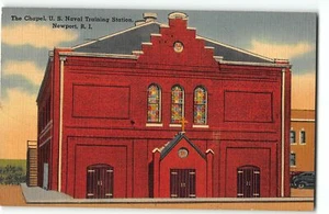Capilla, Estación de Entrenamiento Naval de Estados Unidos Newport RI Segunda Guerra Mundial Postal de Recruit Hughes - Imagen 1 de 2