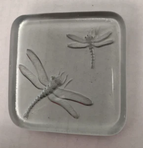 Vintage Pale Green Glass Tile/paperweight, With Two Dragon Flies - Bild 1 von 7