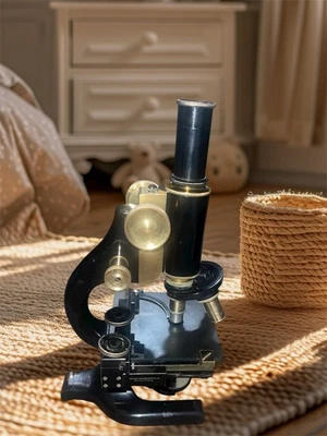 Vintage 1930s Spencer Buffalo Microscope (Made in USA) - Image 1 of 4